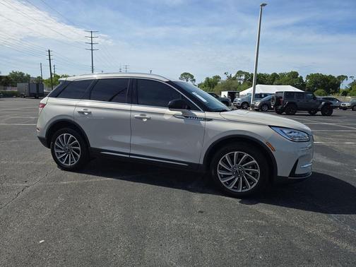 Ceramic Pearl Metallic Tinted Clearcoat 2023 Lincoln Corsair Reserve