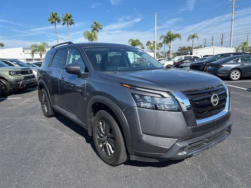 2024 Nissan Pathfinder SV FWD