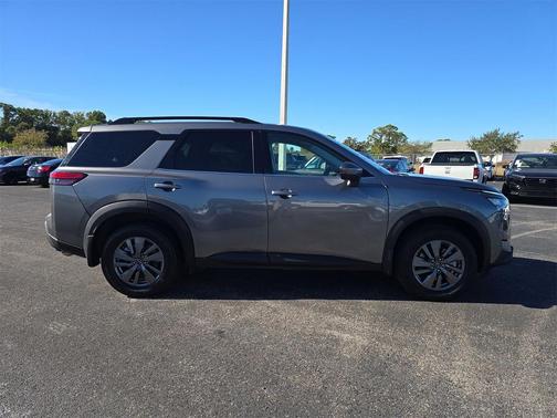 2024 Nissan Pathfinder SV FWD