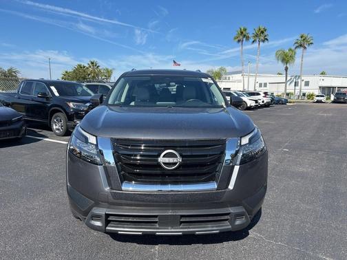 2024 Nissan Pathfinder SV FWD