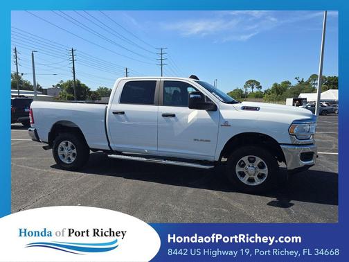 Bright White Clearcoat 2024 RAM 2500 Big Horn Crew Cab 4x4 6'4' Box