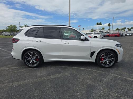 White Metallic 2025 BMW X5 PHEV xDrive50e
