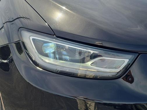 Diamond Black Crystal Pearlcoat 2024 Chrysler Pacifica Touring L