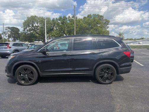 Crystal Black Pearl 2021 Honda Pilot 2WD Special Edition