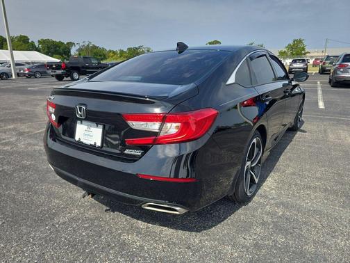 Crystal Black Pearl 2022 Honda Accord Sport SE 1.5T