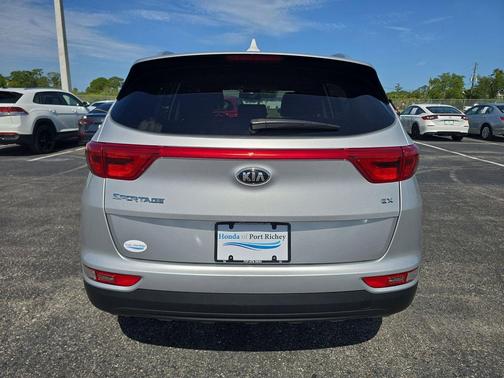Sparkling Silver 2019 Kia Sportage EX