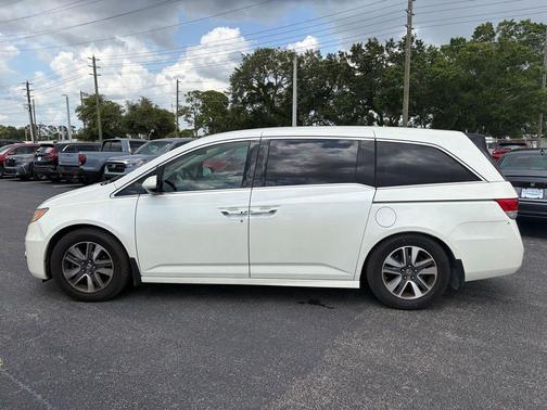 White Diamond Pearl 2014 Honda Odyssey Touring