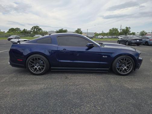 Kona Blue Metallic 2011 Ford Mustang GT Premium