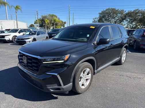 2023 Honda Pilot 2WD LX