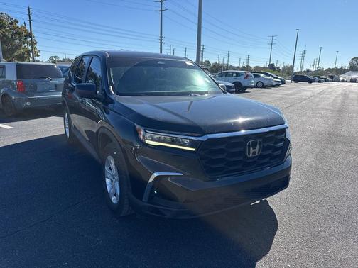 2023 Honda Pilot 2WD LX