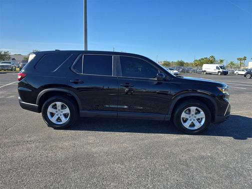 2023 Honda Pilot 2WD LX