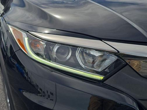 Crystal Black Pearl 2020 Honda HR-V LX