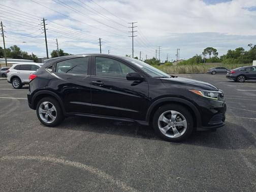 Crystal Black Pearl 2020 Honda HR-V LX