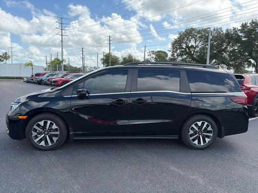 Crystal Black Pearl 2026 Honda Odyssey EX-L