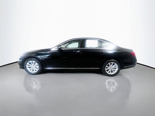 Obsidian Black Metallic 2017 Mercedes-Benz E-Class 4MATIC