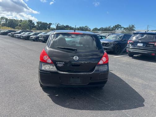 2012 Nissan Versa 1.8 S