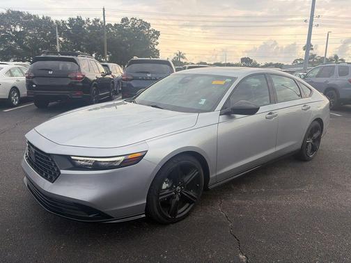 Solar Silver Metallic 2024 Honda Accord Hybrid Sport-L