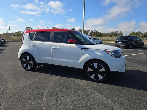 2017 Kia Soul +
