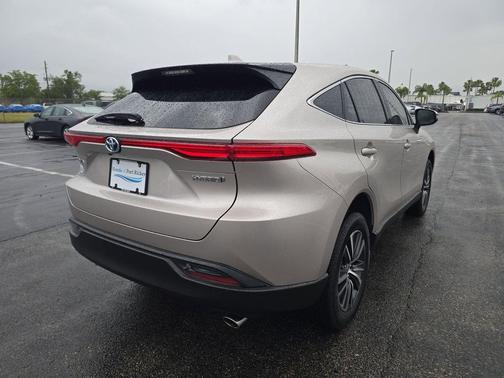 Brobze 2022 Toyota Venza LE