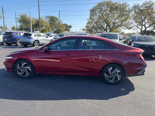 2025 Hyundai ELANTRA SEL