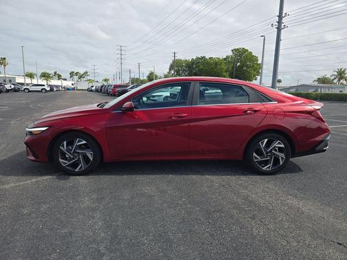 2025 Hyundai ELANTRA SEL