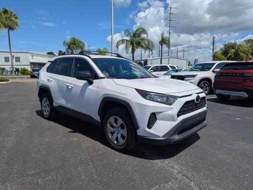 2021 Toyota RAV4 LE