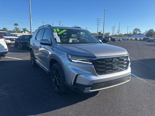 2025 Honda Pilot Touring 8-Passenger