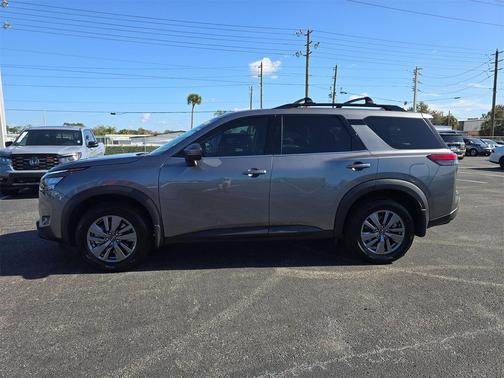 2025 Nissan Pathfinder SV FWD