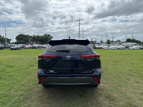 2022 Toyota Highlander Limited