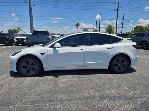 Pearl White Multi-Coat 2021 Tesla Model 3 Standard Range Plus