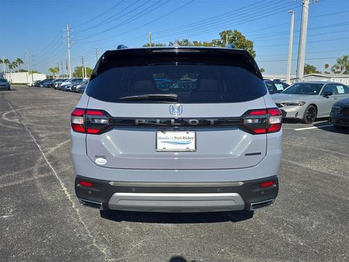2025 Honda Pilot Touring 8-Passenger