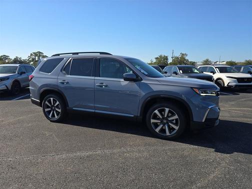 2025 Honda Pilot Touring 8-Passenger