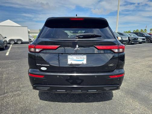 2023 Mitsubishi Outlander SE Black Edition 2WD