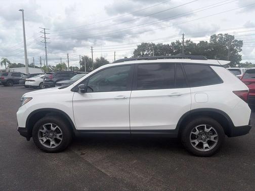 Platinum White Pearl 2023 Honda Passport AWD TrailSport