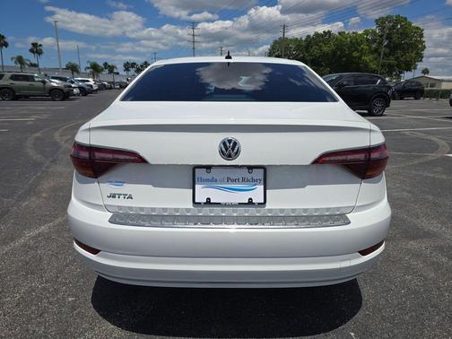 Pure White 2019 Volkswagen Jetta 1.4T SE