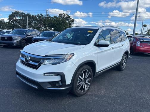 2021 Honda Pilot Touring 8-Passenger