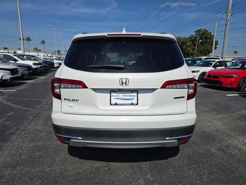 2021 Honda Pilot Touring 8-Passenger