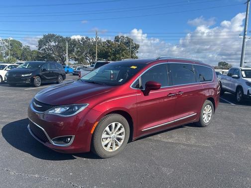 2018 Chrysler Pacifica Touring-L Plus