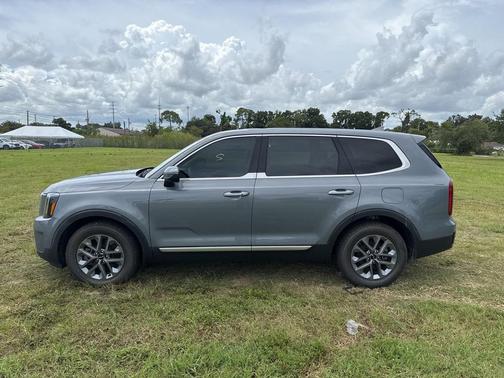 2023 Kia Telluride LX
