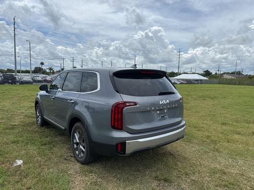 2023 Kia Telluride LX