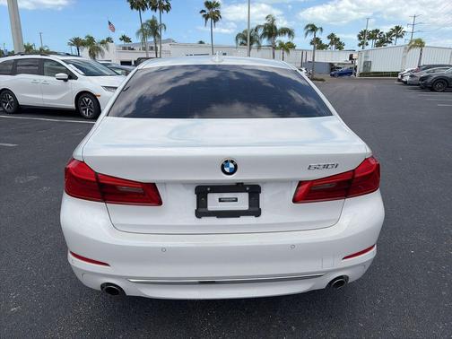 Mineral White Metallic 2020 BMW 530 530i
