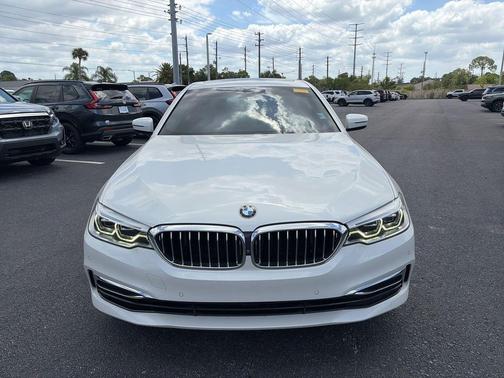 Mineral White Metallic 2020 BMW 530 530i