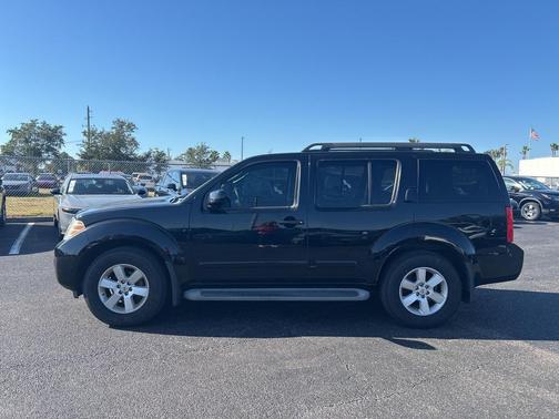 2011 Nissan Pathfinder SV