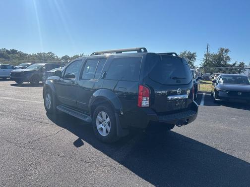 2011 Nissan Pathfinder SV