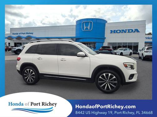 Digital White Metallic 2022 Mercedes-Benz GLB 250 Base