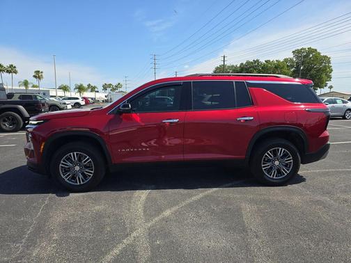Radiant Red Tintcoat 2025 Chevrolet Traverse LT