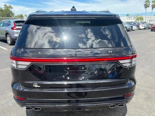 Infinite Black Metallic Clearcoat 2025 Lincoln Aviator Reserve AWD