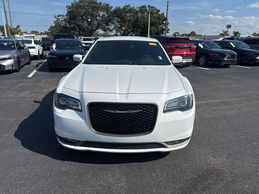 2018 Chrysler 300 S