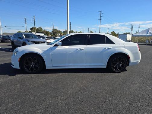 2018 Chrysler 300 S
