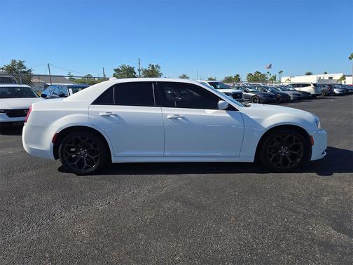 2018 Chrysler 300 S